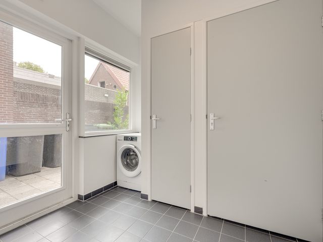 Dorpsstraat 8, Schoondijke