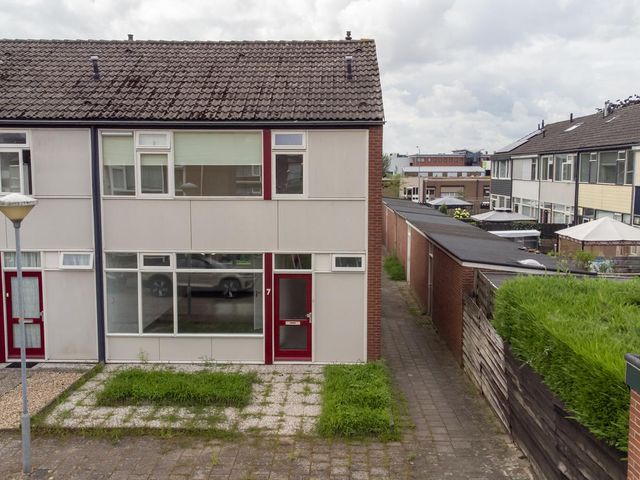 Prof.Van der Leeuwstraat 7, 'S-Heerenberg