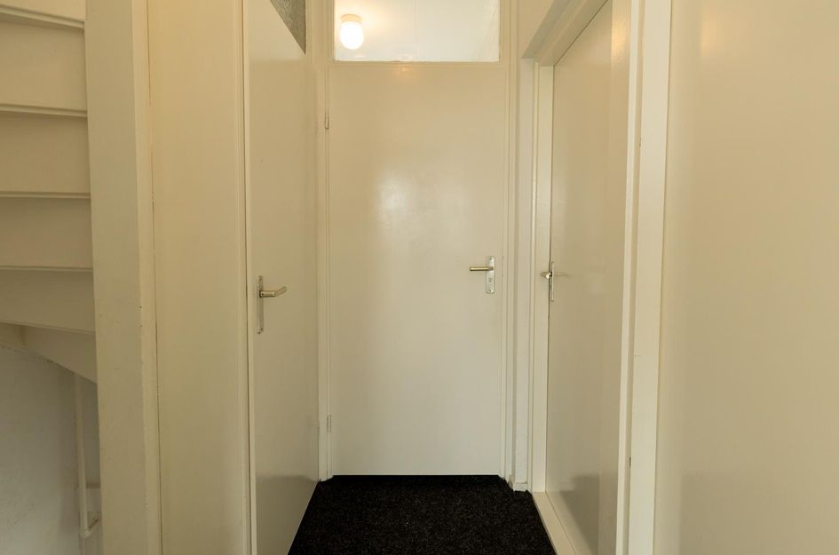 Prof.Van der Leeuwstraat 7