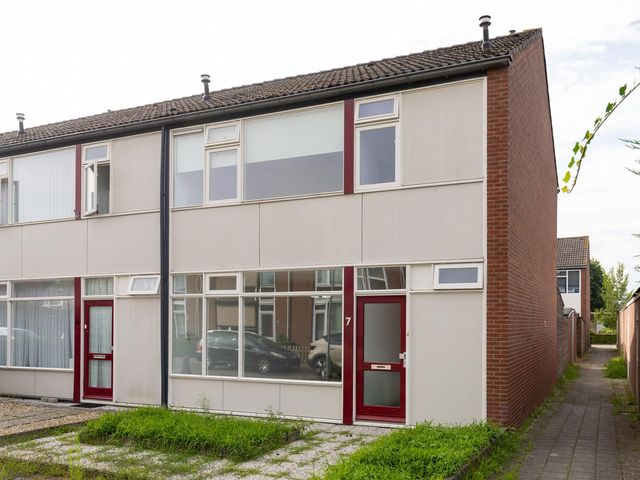 Prof.Van der Leeuwstraat 7, 'S-Heerenberg