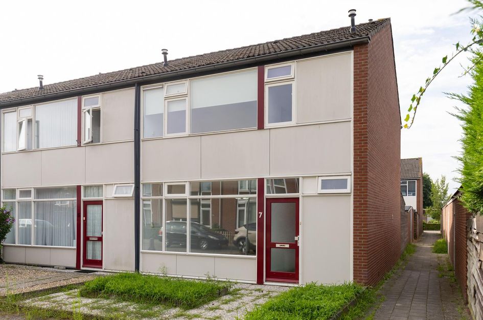 Prof.Van der Leeuwstraat 7