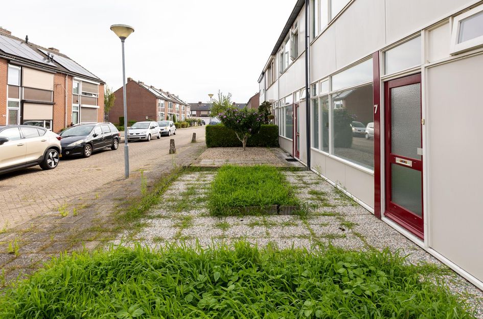 Prof.Van der Leeuwstraat 7