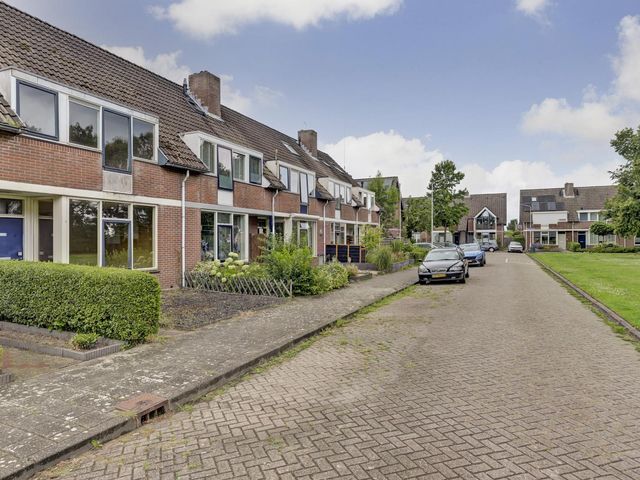 Plataanstraat 10, Nieuwerkerk