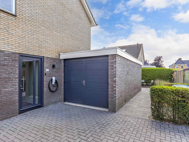 Intang 12, Lemmer