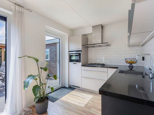 Intang 12, Lemmer
