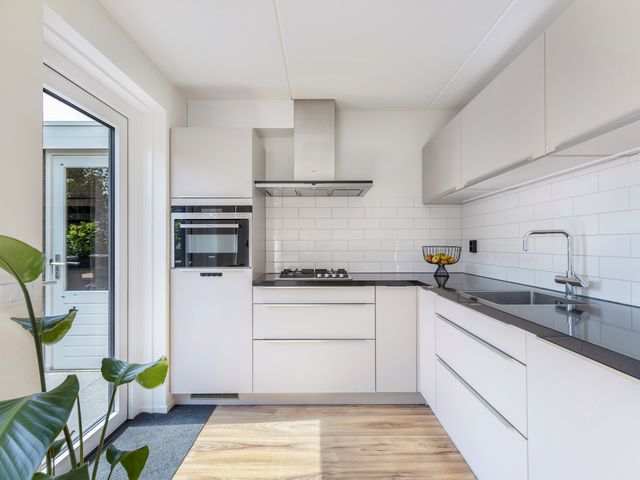 Intang 12, Lemmer