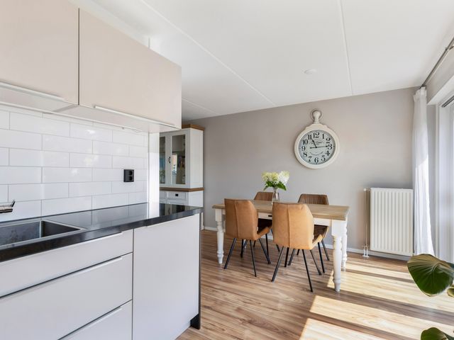 Intang 12, Lemmer