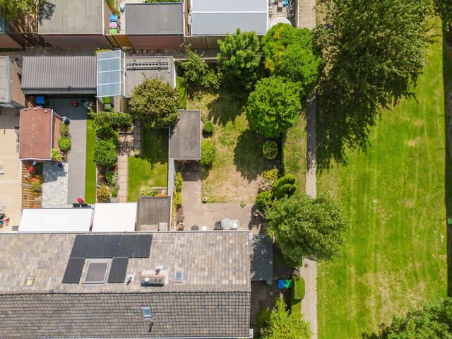 Ijsbloempad 11, Spijkenisse