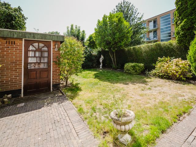Ijsbloempad 11, Spijkenisse