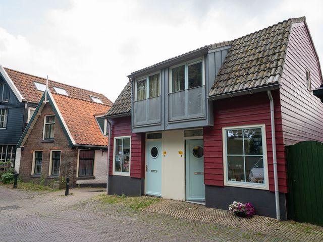 Burgwal 33A, Den Burg