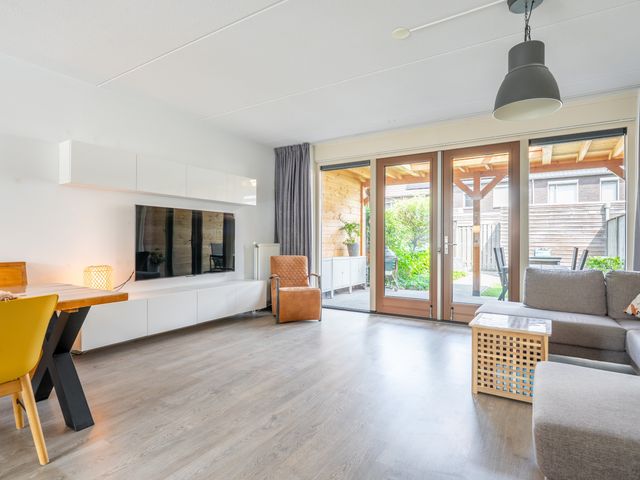 Veenwortel 15, Elst