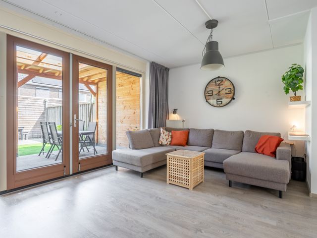 Veenwortel 15, Elst
