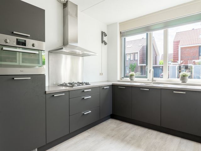 Veenwortel 15, Elst
