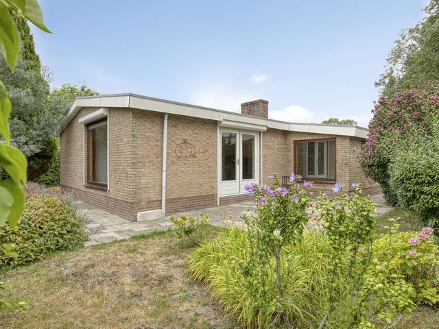 Frederikstraat 11, Serooskerke