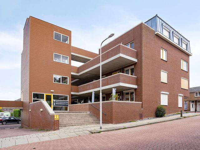 Oranjestraat 10, Arkel
