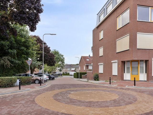 Oranjestraat 10, Arkel