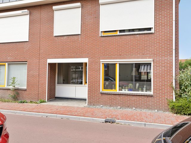 Oranjestraat 10, Arkel