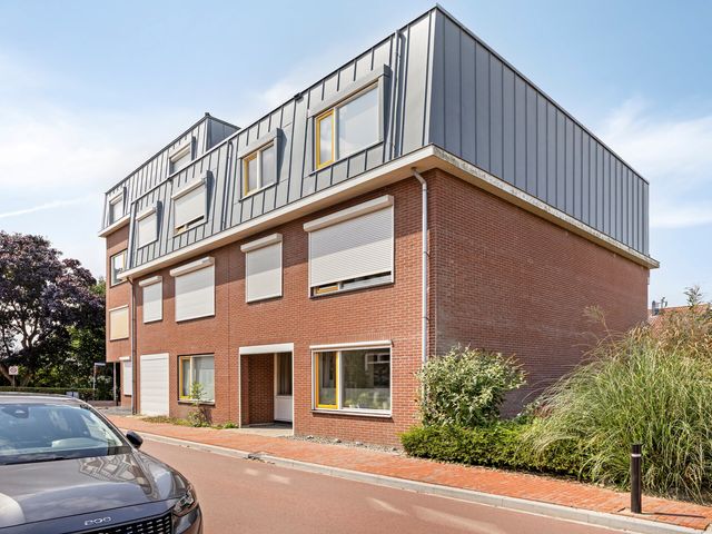 Oranjestraat 10, Arkel