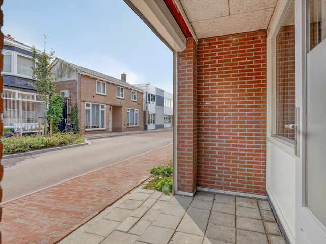 Oranjestraat 10, Arkel