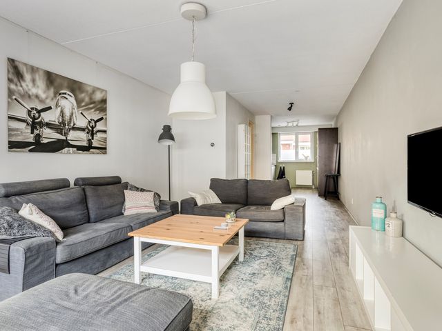 Oranjestraat 10, Arkel