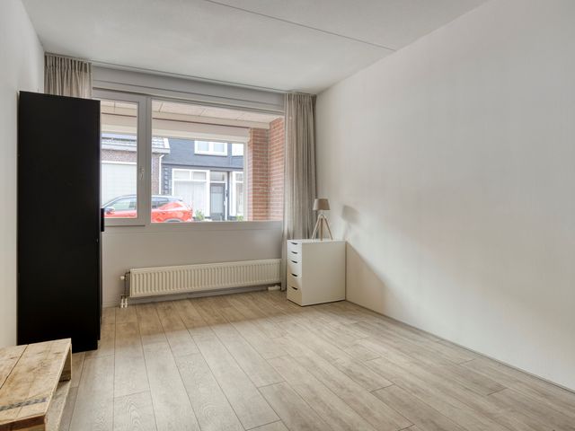 Oranjestraat 10, Arkel