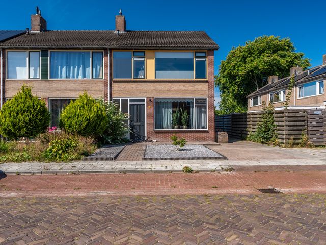 Prunuslaan 24, Nieuwolda