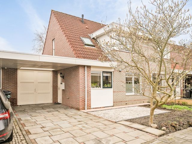 Beursjeskruidstraat 21, Almere