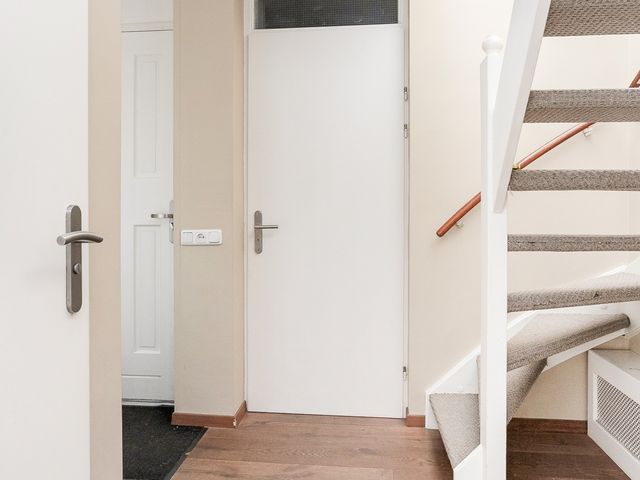 Beursjeskruidstraat 21, Almere