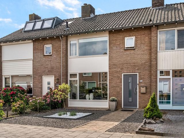 De Kist 61, Elst