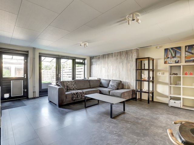 Mergelland 83, Apeldoorn