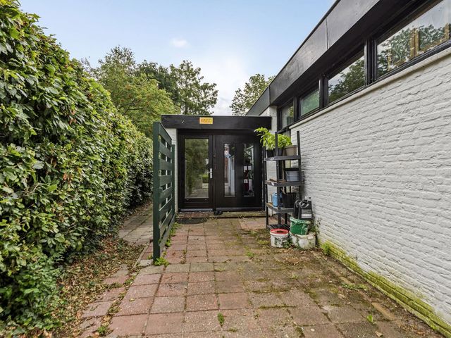 Rengersweg 86B, Oentsjerk