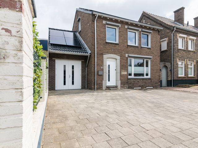 Dorpstraat 81, Buchten