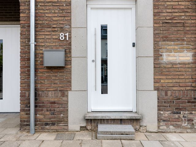 Dorpstraat 81, Buchten