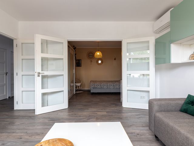 Dorpstraat 81, Buchten