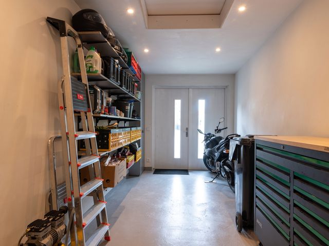 Dorpstraat 81, Buchten