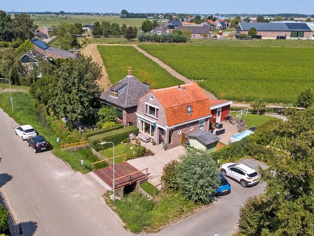 Nieuwestraat 90, Strijen