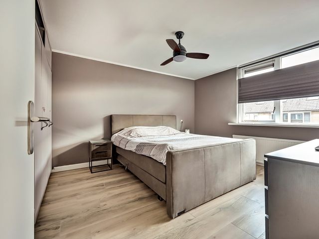 Julianastraat 93, Strijen