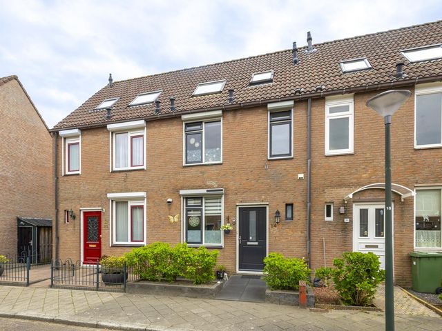 Breedewaij 24, Hardinxveld-Giessendam