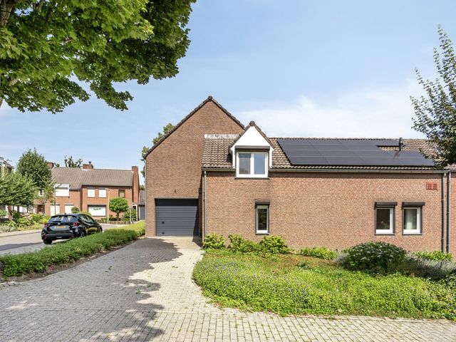 Burg. Mr W.J.Merckelbachlaan 1, Epen