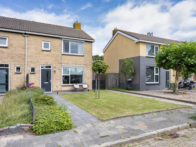 Hoannekamp 24, Langweer