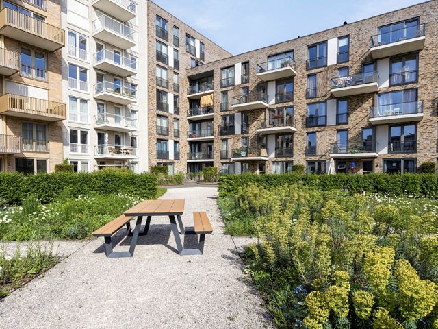 Nida Senffstraat 11, Amsterdam
