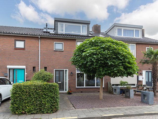 Prins Bernhardweg 12, Oud-Alblas