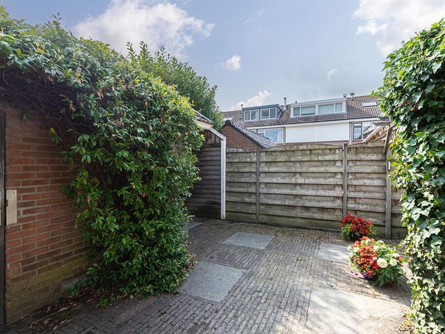 Prins Bernhardweg 12, Oud-Alblas