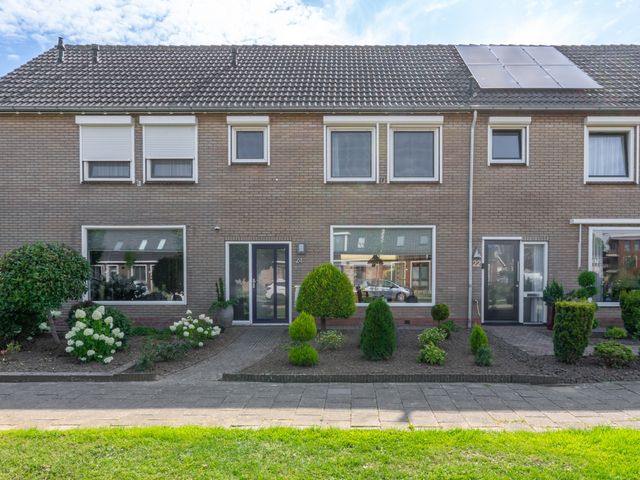 Bernhardstraat 24, Gendt