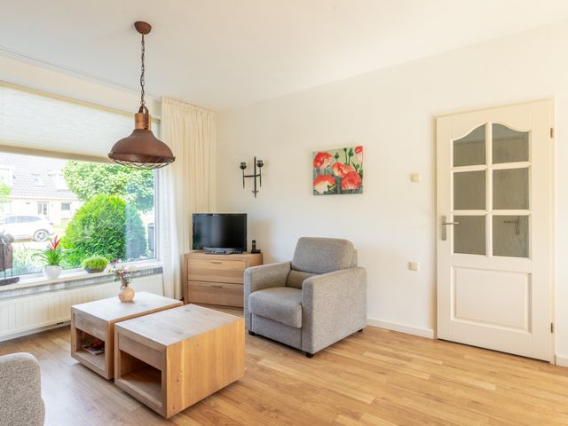Bernhardstraat 24, Gendt