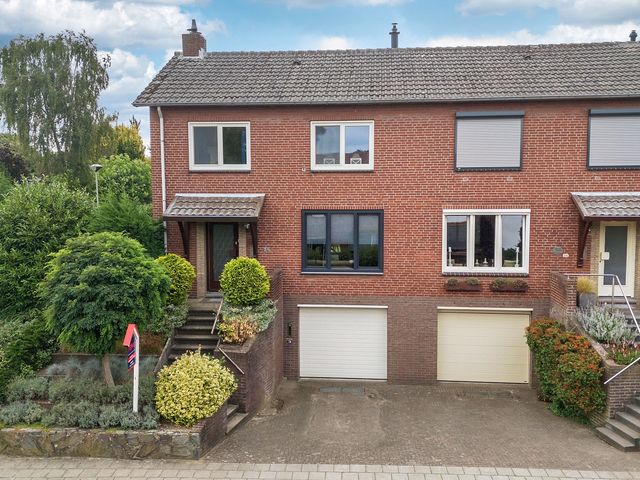 Rembrandtstraat 26, Reuver