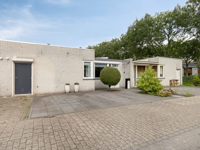Moeskroenstraat 24, Breda