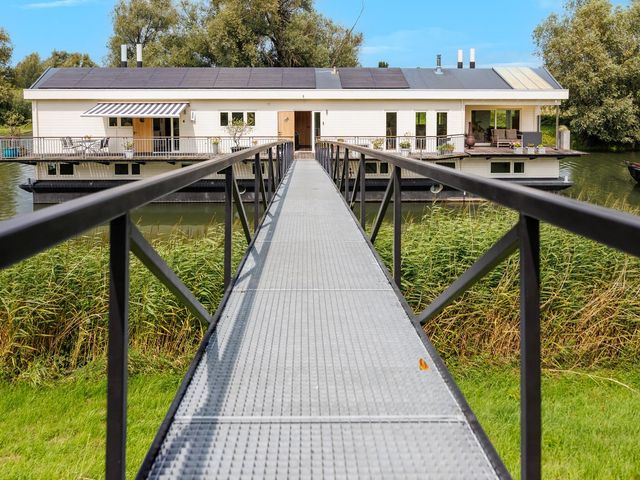 Strangkade 24, Beneden-Leeuwen