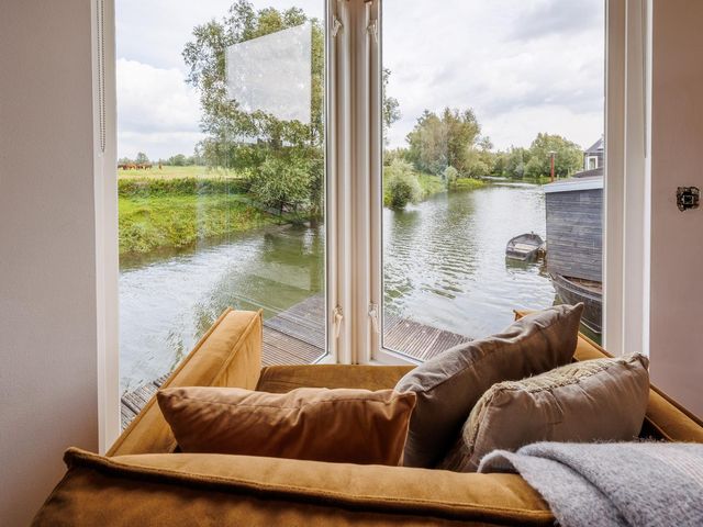 Strangkade 24, Beneden-Leeuwen