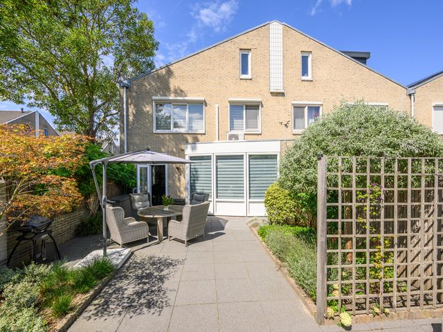 Dwarsfluitstraat 2, Almere